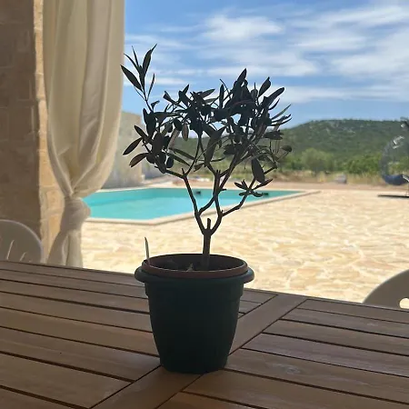 Villa Hidden
