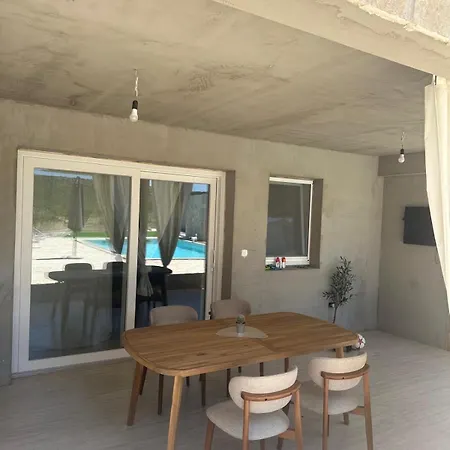 Villa Hidden *