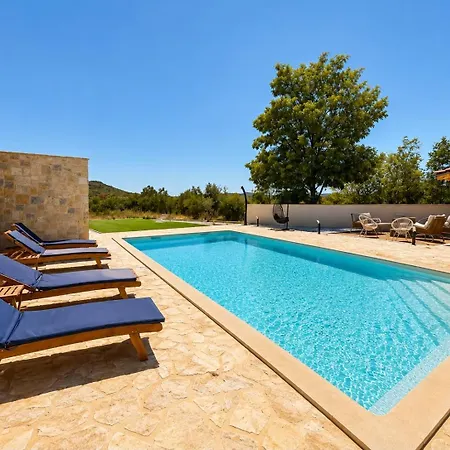 Vila Hidden Klarici